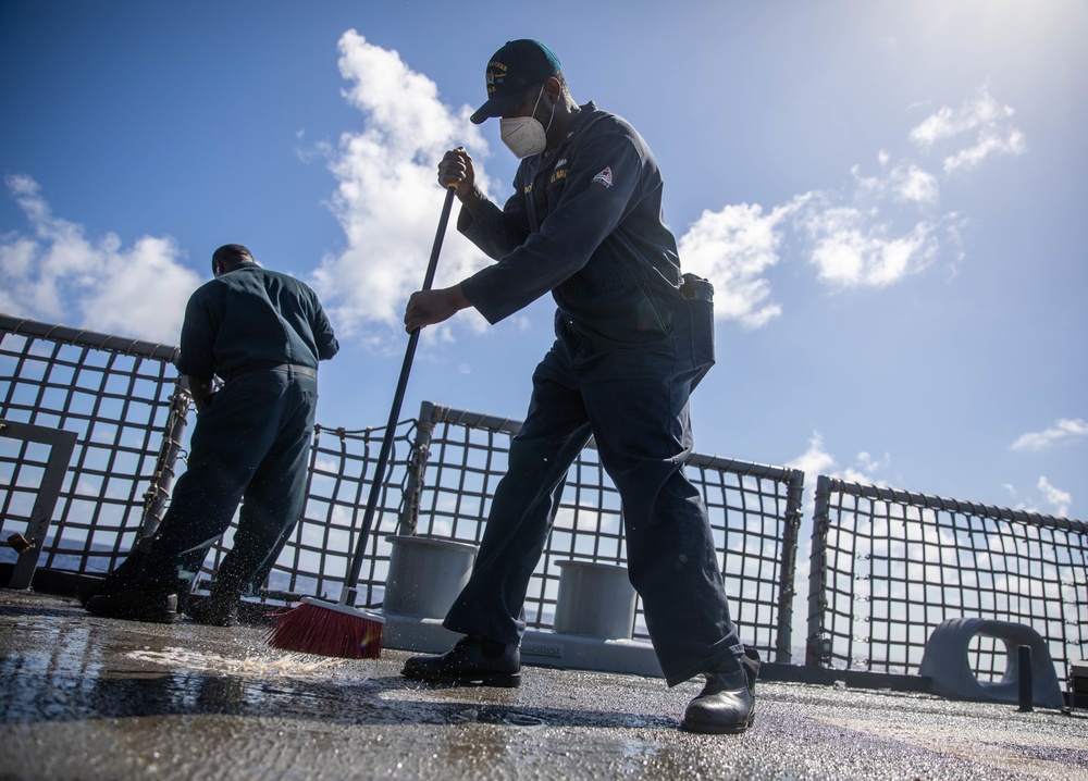 USS Milwaukee Sailors Conduct Freshwater Washdown