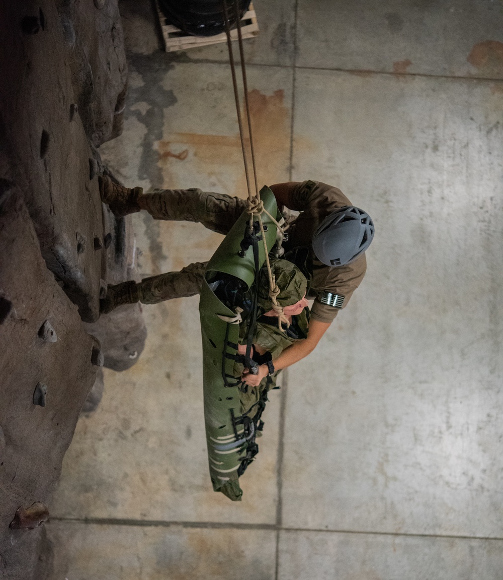 31st RQS practices life-saving skills with rope training