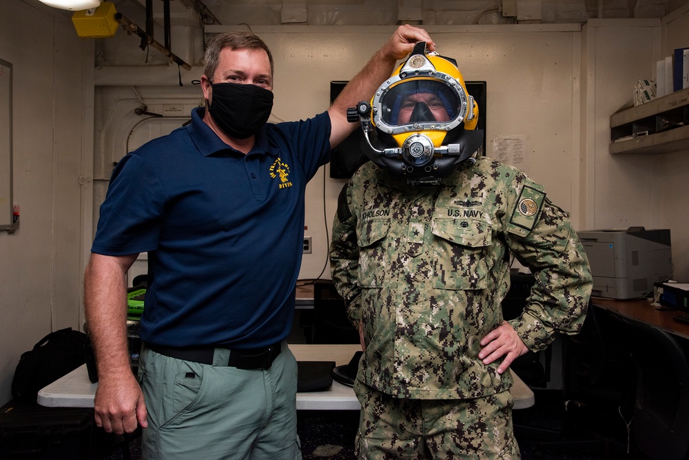 USS Frank Cable Receives USS Arizona Superstructure Relic