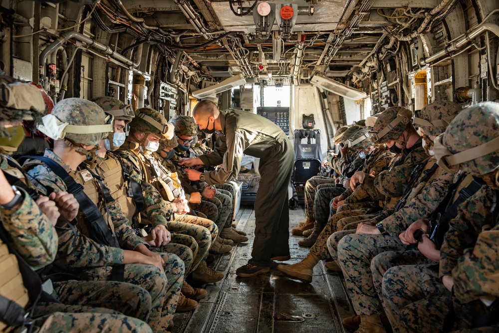 DVIDS - Images - Marines with Combat Logistics Regiment 37 conduct air ...