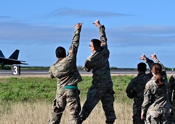 Sentry Aloha planners witness F-22 air power