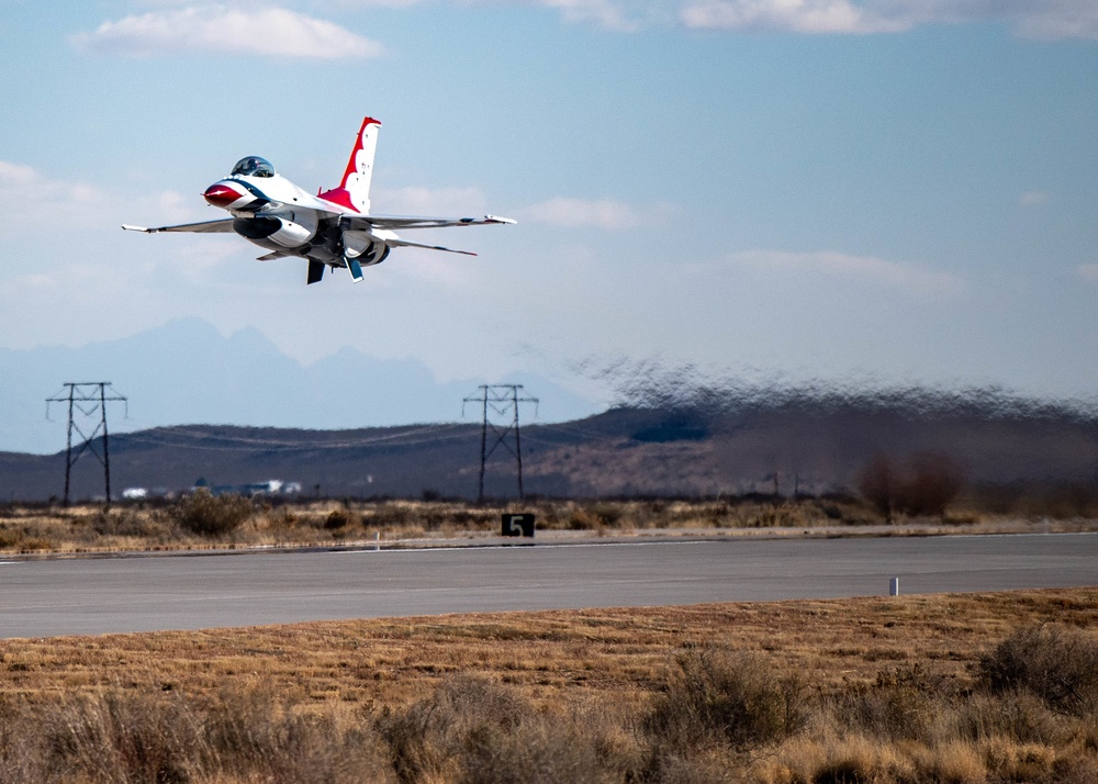 Air Force Thunderbirds Wrap Up the First Half of Winter Training