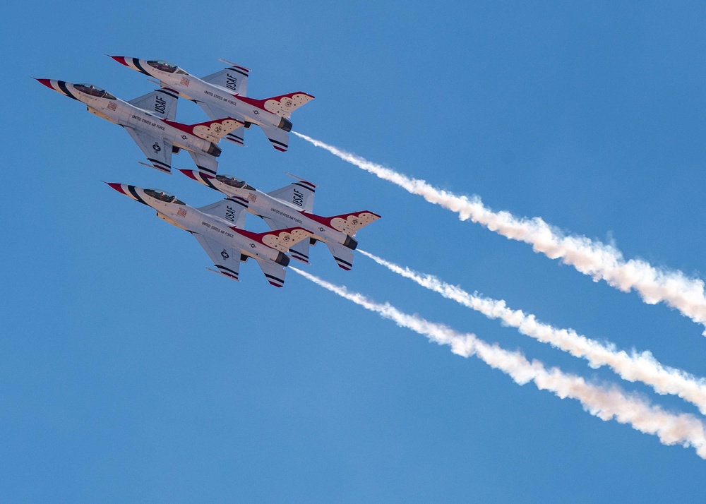 Air Force Thunderbirds Wrap Up the First Half of Winter Training