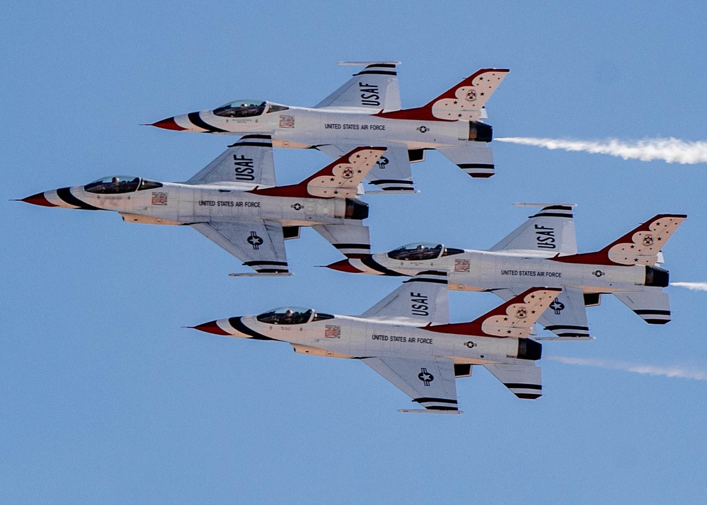 Air Force Thunderbirds Wrap Up the First Half of Winter Training