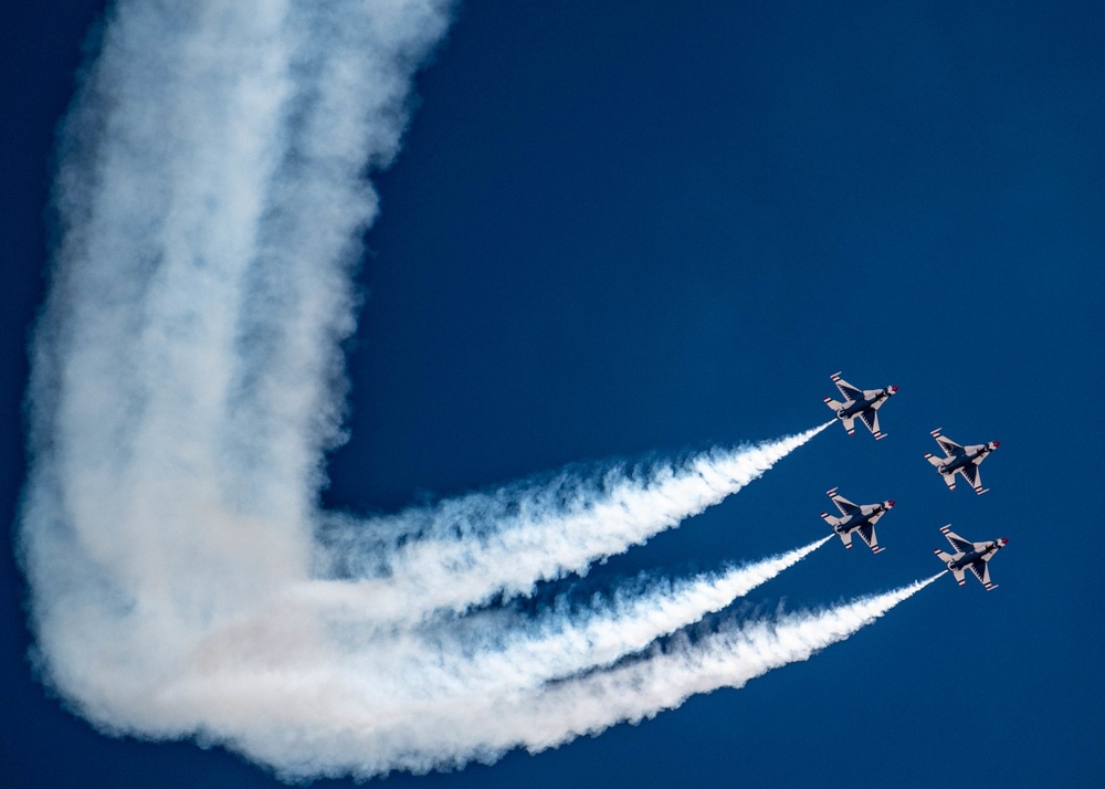 Air Force Thunderbirds Wrap Up the First Half of Winter Training