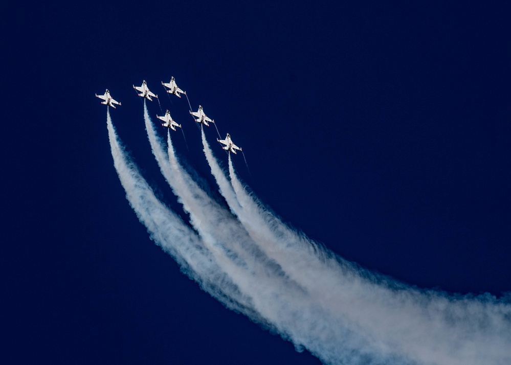 Air Force Thunderbirds Wrap Up the First Half of Winter Training