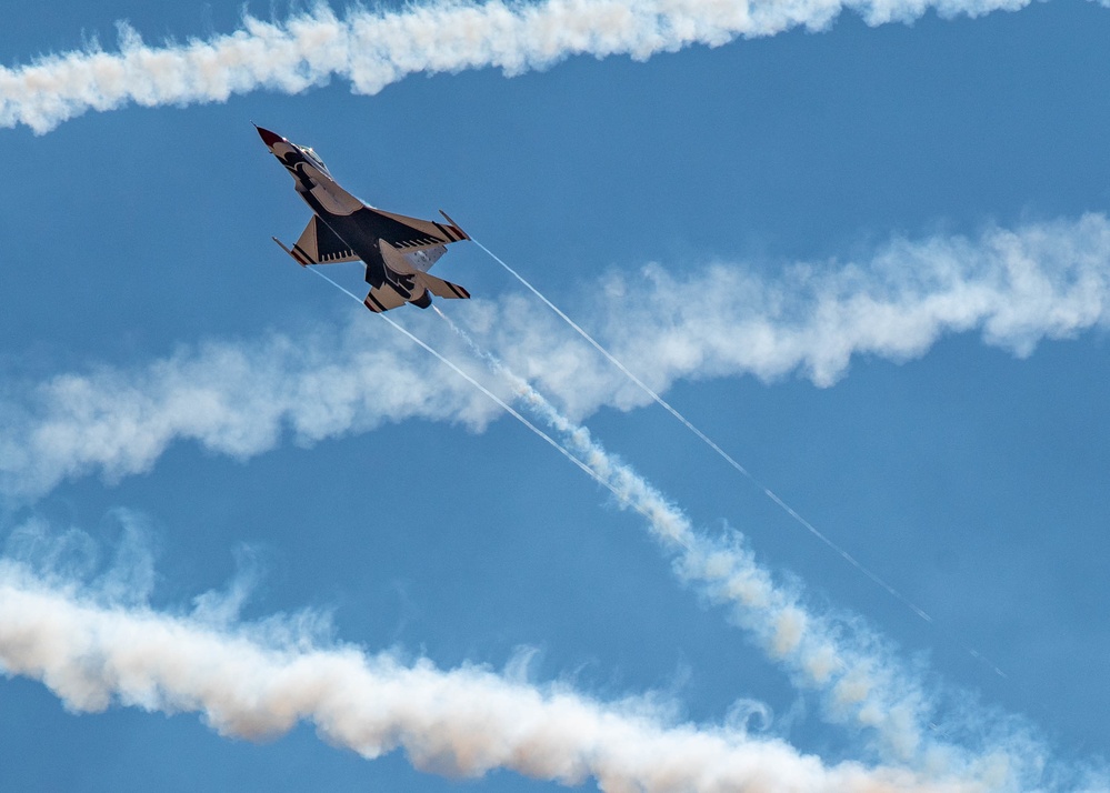 Air Force Thunderbirds Wrap Up the First Half of Winter Training