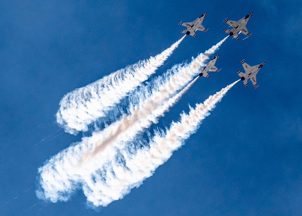 Air Force Thunderbirds Wrap Up the First Half of Winter Training