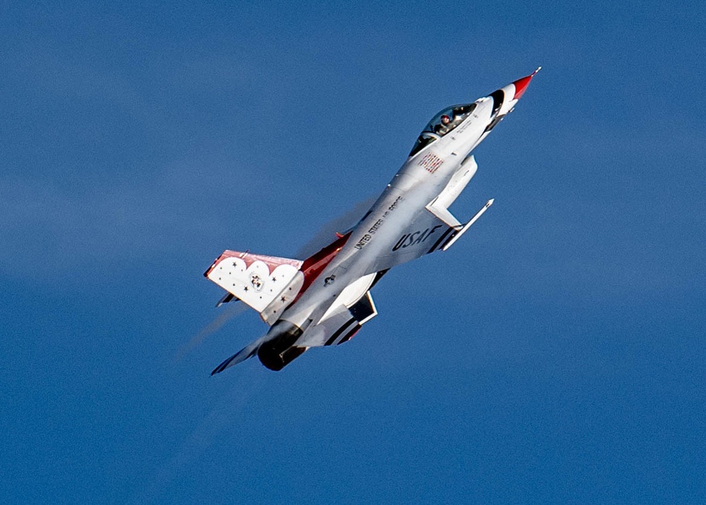 Air Force Thunderbirds Wrap Up the First Half of Winter Training