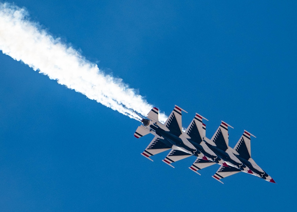 Air Force Thunderbirds Wrap Up the First Half of Winter Training