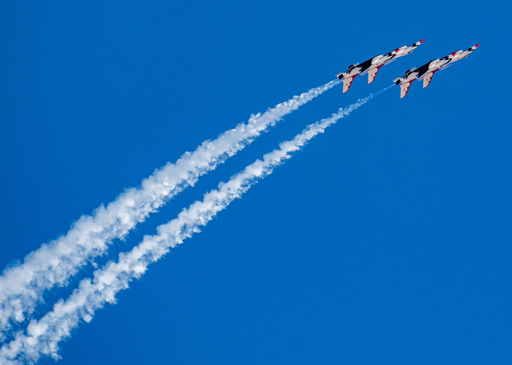 Air Force Thunderbirds Wrap Up the First Half of Winter Training