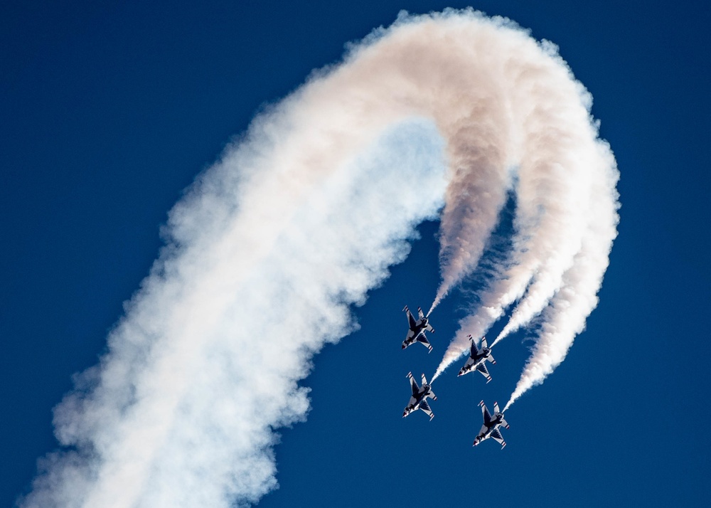 Air Force Thunderbirds Wrap Up the First Half of Winter Training