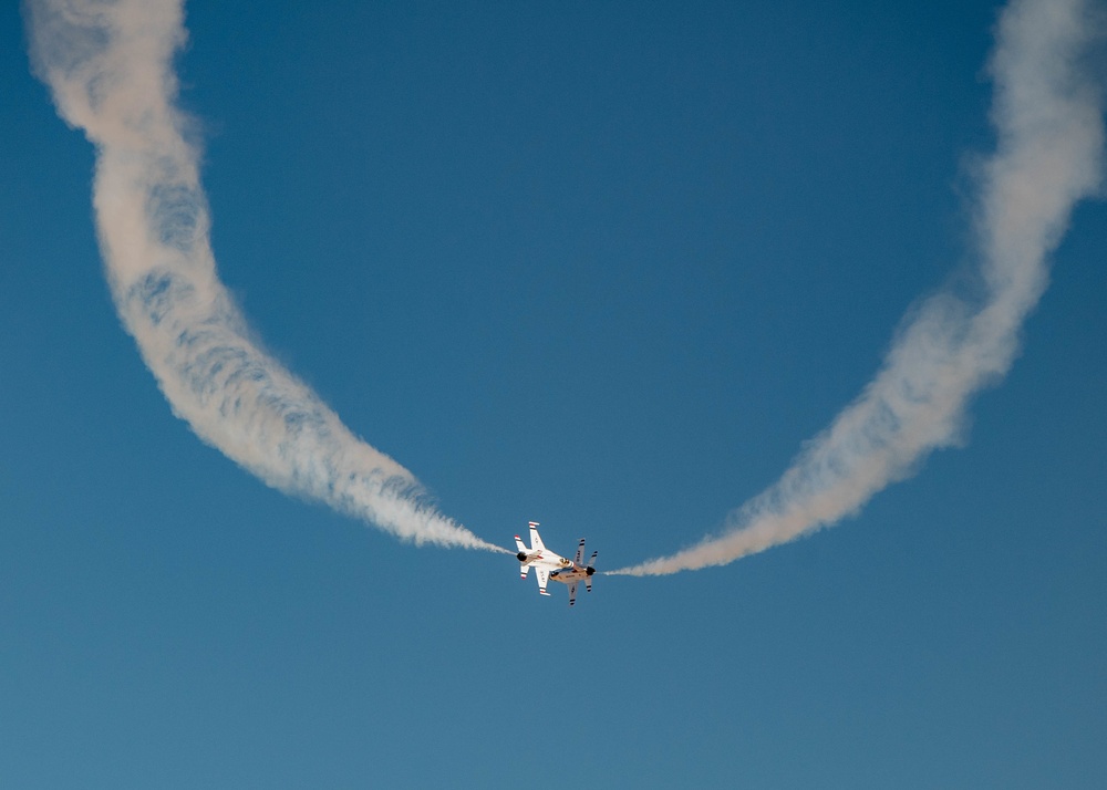 Air Force Thunderbirds Wrap Up the First Half of Winter Training