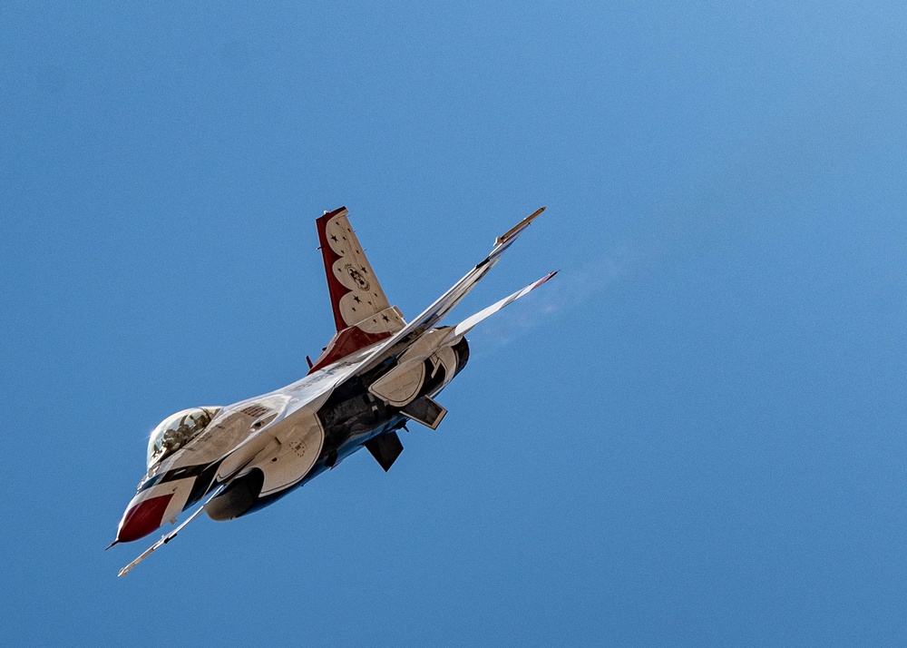 Air Force Thunderbirds Wrap Up the First Half of Winter Training