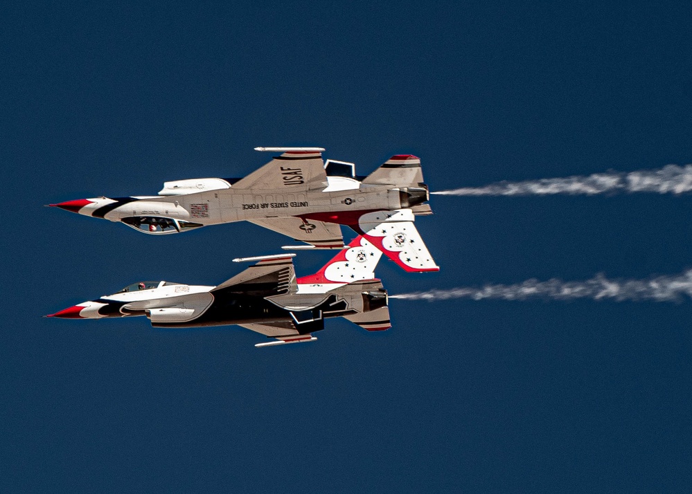 Air Force Thunderbirds Wrap Up the First Half of Winter Training