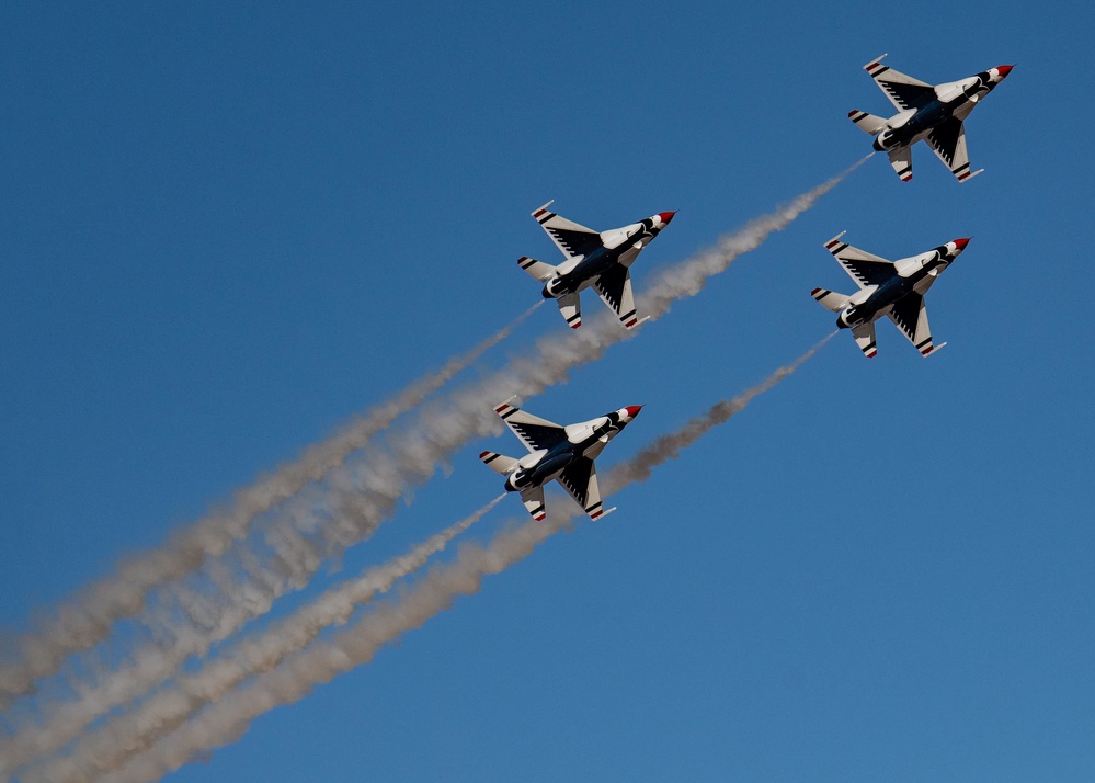 Air Force Thunderbirds Wrap Up the First Half of Winter Training