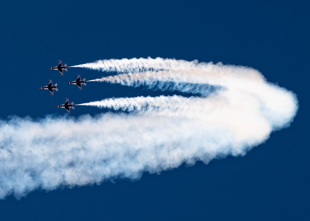 Air Force Thunderbirds Wrap Up the First Half of Winter Training