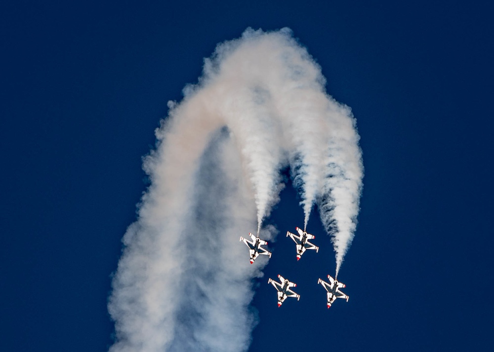 Air Force Thunderbirds Wrap Up the First Half of Winter Training