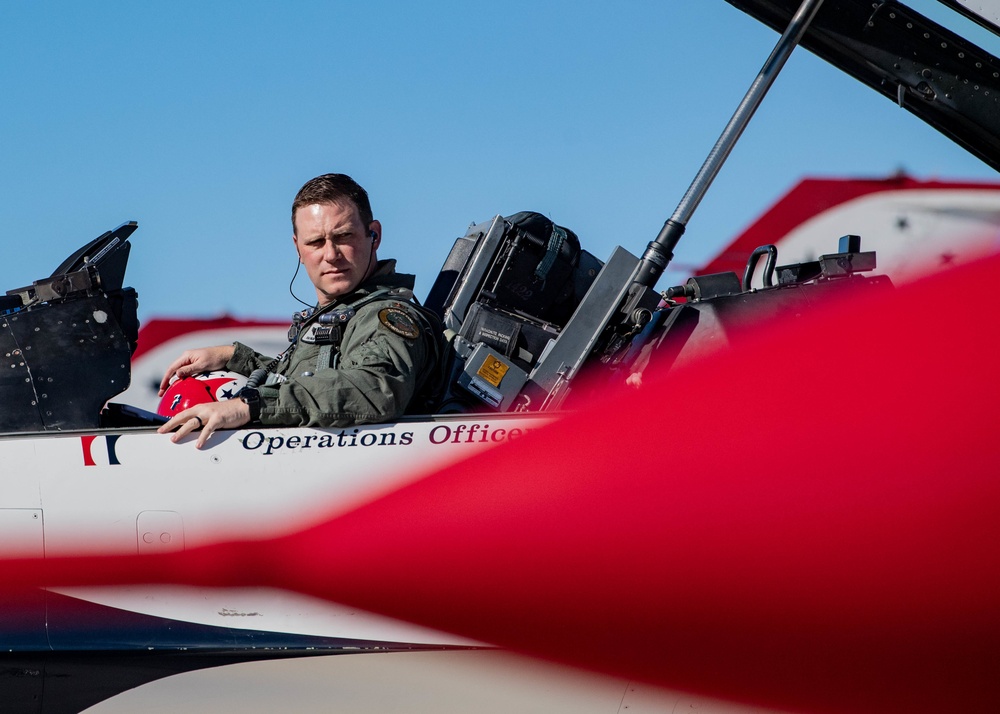 Air Force Thunderbirds Wrap Up the First Half of Winter Training