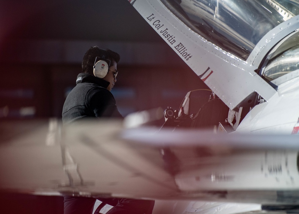 Air Force Thunderbirds Wrap Up the First Half of Winter Training
