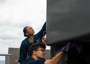 USS Carl Vinson (CVN 70) Sailors Conduct Maintenance in the Philippine Sea