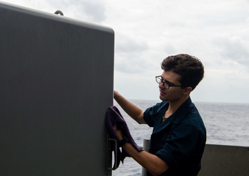 USS Carl Vinson (CVN 70) Sailors Conduct Maintenance in the Philippine Sea