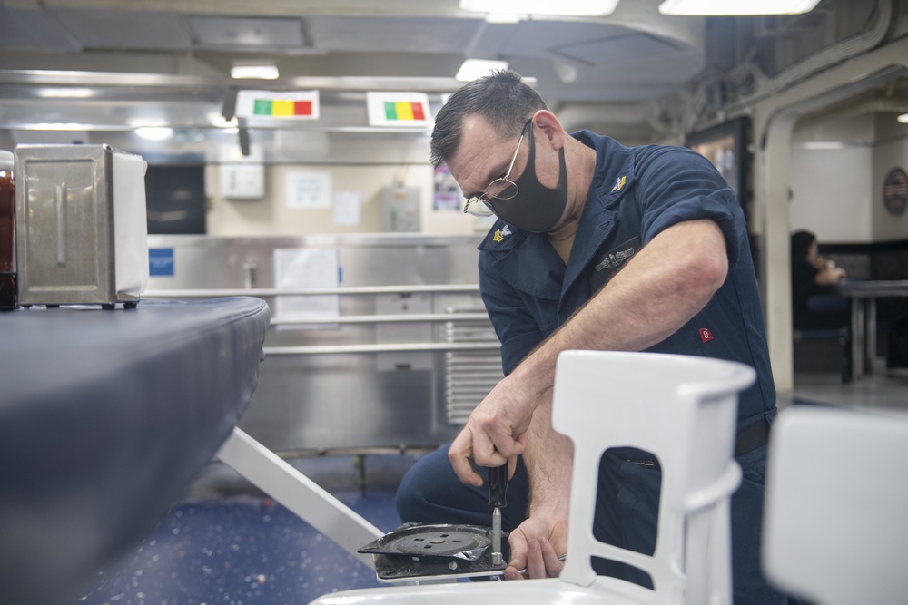 USS America Prepares Dinner