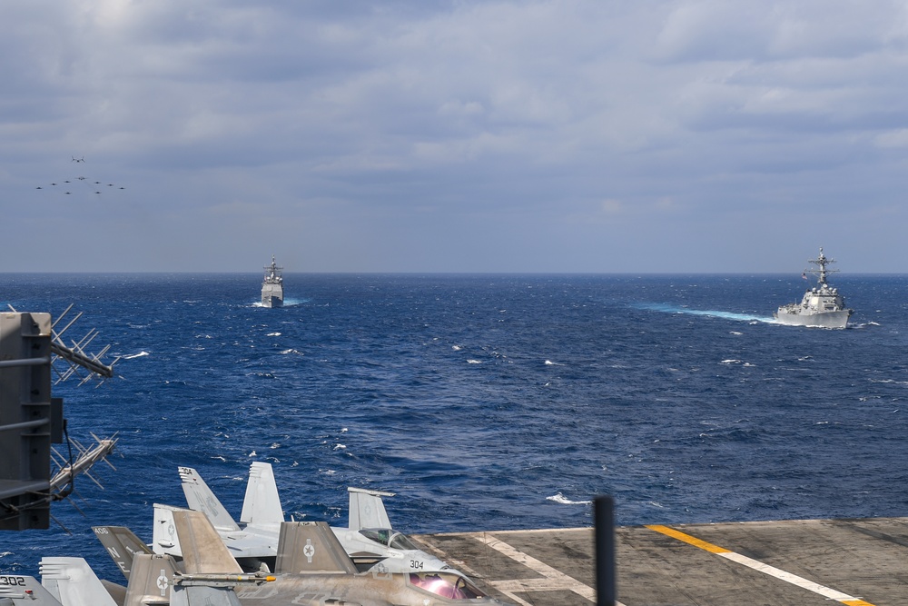 U.S. Pacific Fleet Forces, Alongside JMSDF, Participate in Joint Training Exercise