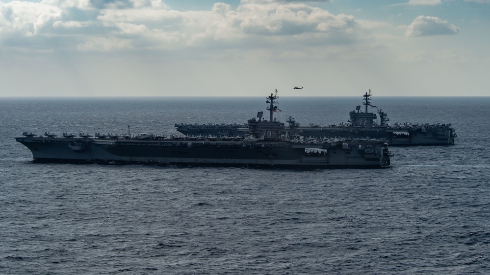 US Pacific Fleet Forces, Alongside JMSDF, Participate in Joint Training Exercise
