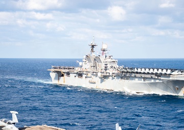 U.S. Pacific Fleet Forces, Alongside JMSDF, Participate in Joint Training Exercise