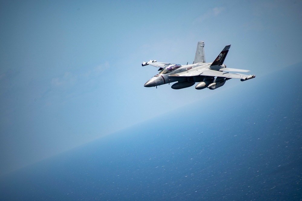 U.S. Pacific Fleet Forces, Alongside JMSDF, Participate in Joint Training Exercise