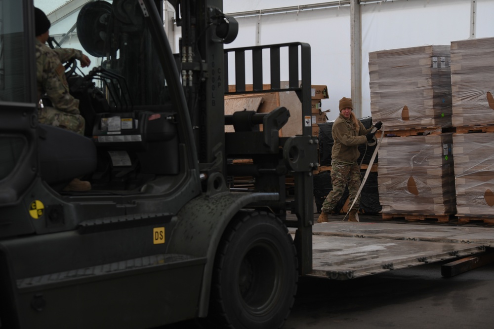 435th AEW Airmen palletize new tents and skins for U.S. and allied service members in Niger