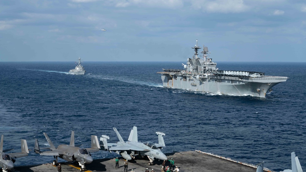 U.S. Pacific Fleet Forces, Alongside JMSDF, Participate in Joint Training Exercise