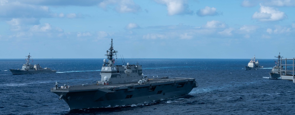 U.S. Pacific Fleet Forces, Alongside JMSDF, Participate in Joint Training Exercise