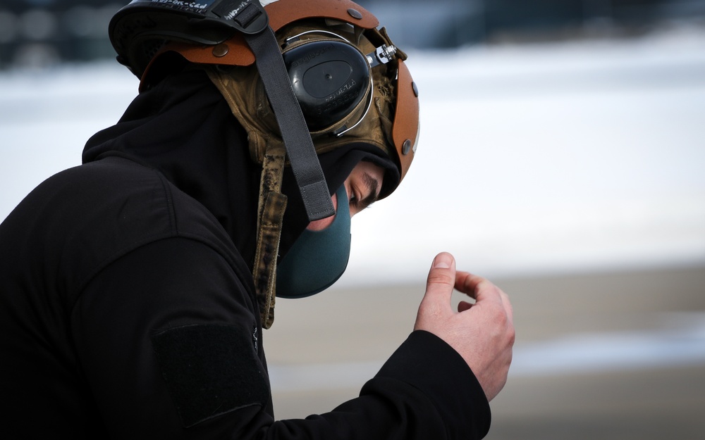 VP-47 CONDUCTS PLANE MOVE TRAINING