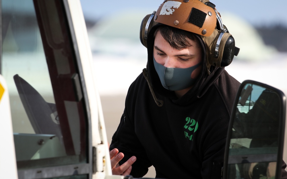 VP-47 CONDUCTS PLANE MOVE TRAINING