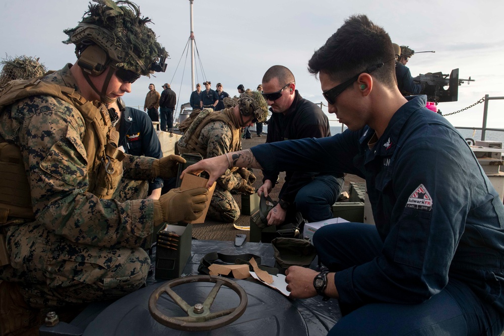 Marines, Sailors: Gunshoot aboard the Gunston Hall