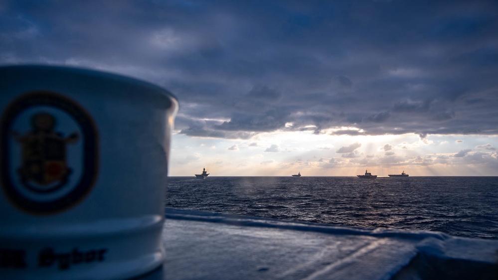 U.S. Pacific Fleet Forces, Alongside JMSDF, Participate in Joint Training Exercise