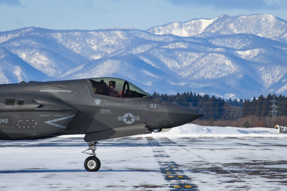 F-35B Lightning II Taxi and Takeoff