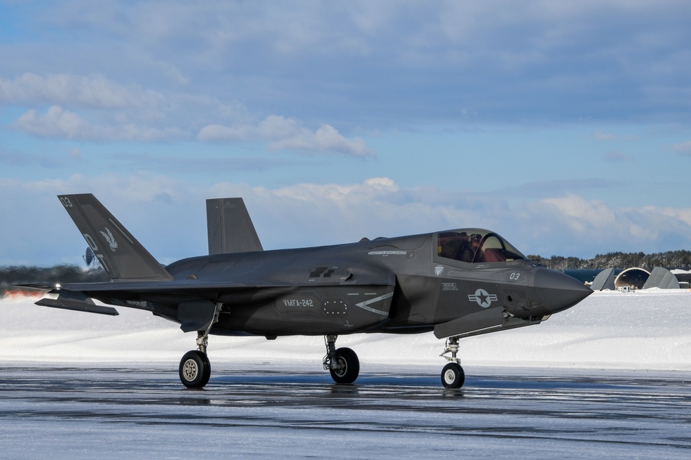 F-35B Lightning II Taxi and Takeoff