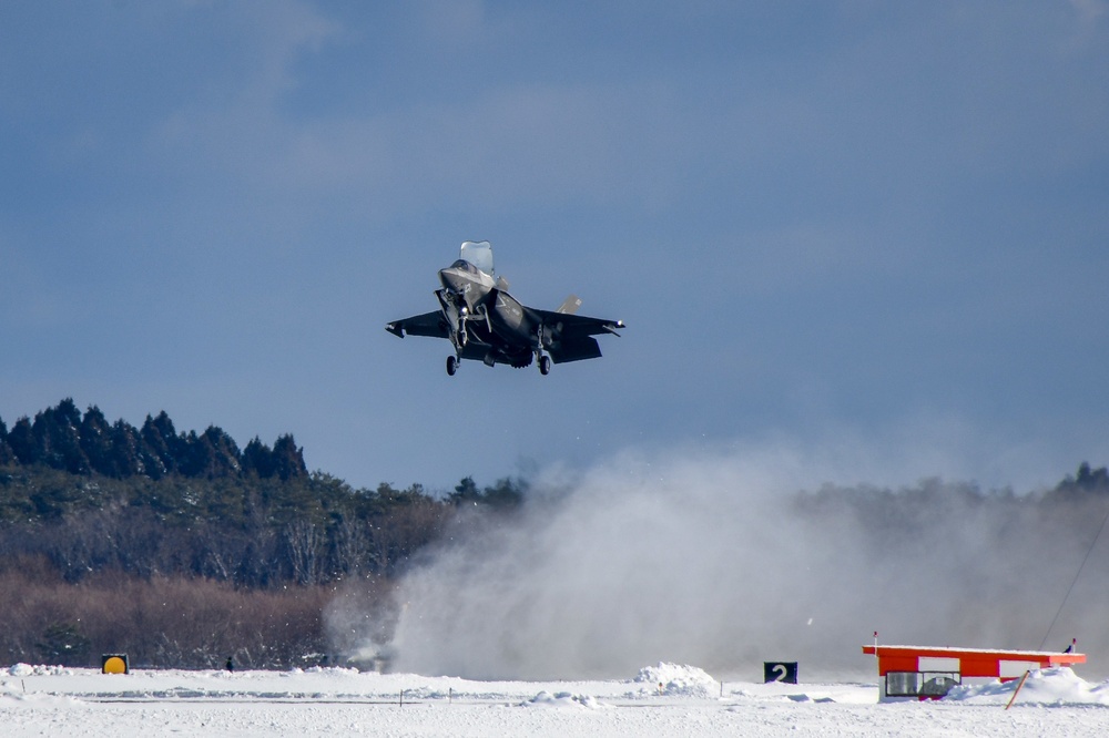 F-35B Lightning II Taxi and Takeoff