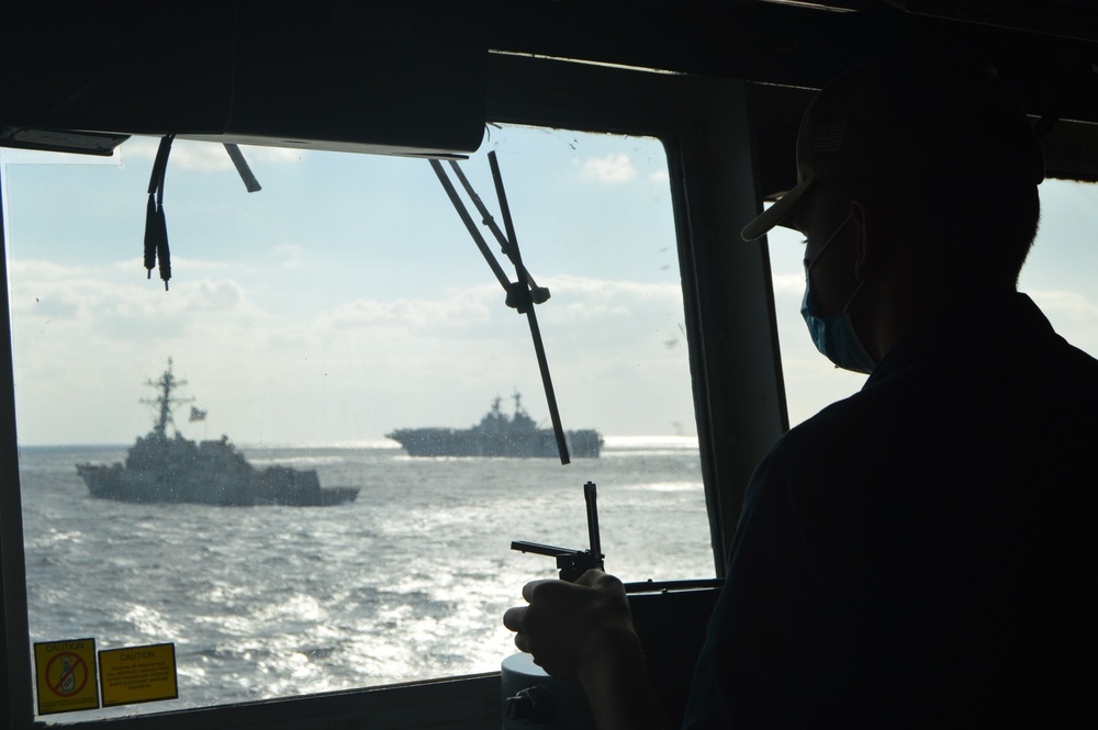 US Pacific Fleet Forces, Alongside JMSDF, Participate in Joint Training Exercise