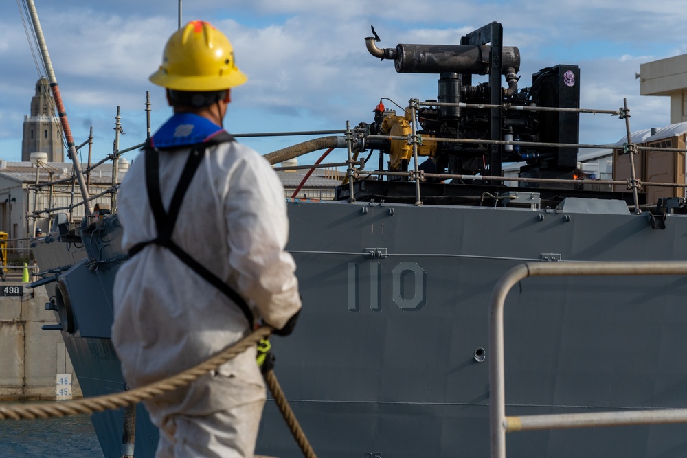 Pearl Harbor Naval Shipyard &amp; IMF Successfully Undocks USS William P. Lawrence (DDG-110)