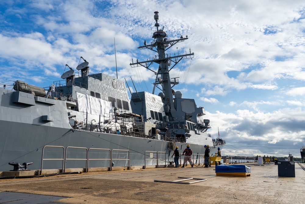 Pearl Harbor Naval Shipyard &amp; IMF Successfully Undocks USS William P. Lawrence (DDG-110)