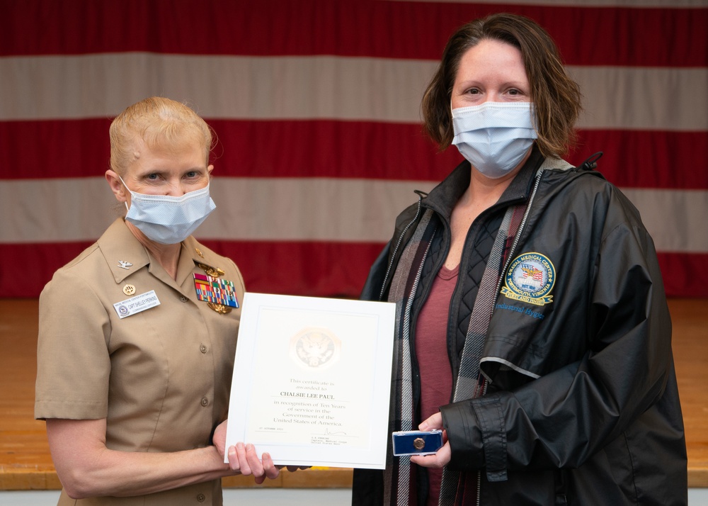 NMCP Recognizes Civilian Employees with LOS Awards