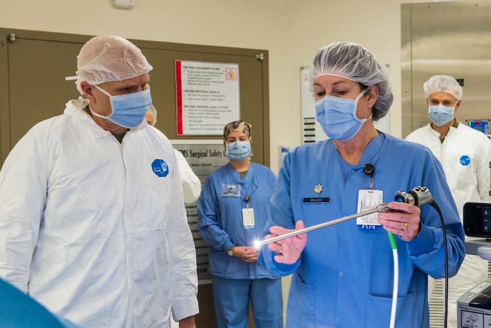 Gen. Bunch Visits Wright-Patt
