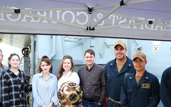 USS STETHEM (DDG 63) Hosts Stethem Family Visit