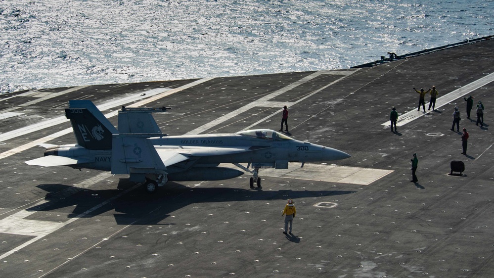 USS Carl Vinson (CVN 70) Conducts Flight Operations in South China Sea
