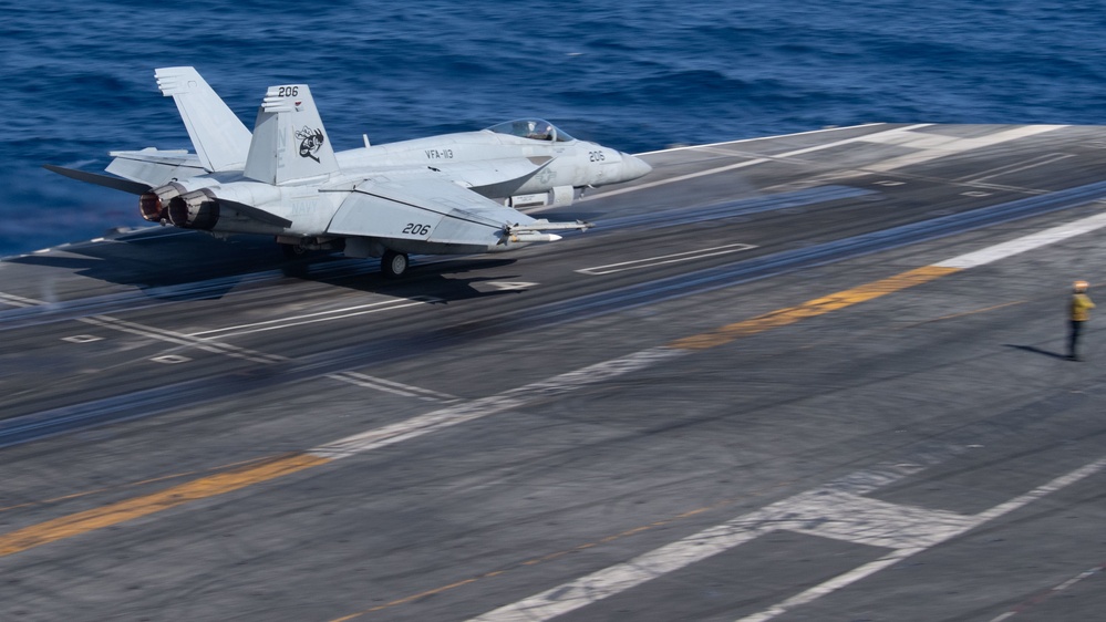 USS Carl Vinson (CVN 70) Conducts Flight Operations in South China Sea
