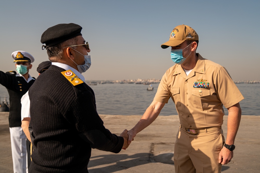 U.S. 5th Fleet Ships Visit Pakistan